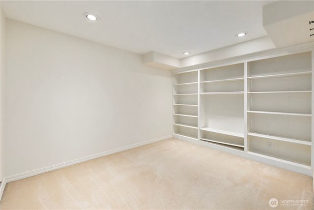 936 N 93rd Street, Seattle, WA 98103