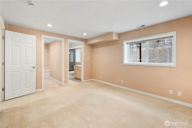 936 N 93rd Street, Seattle, WA 98103