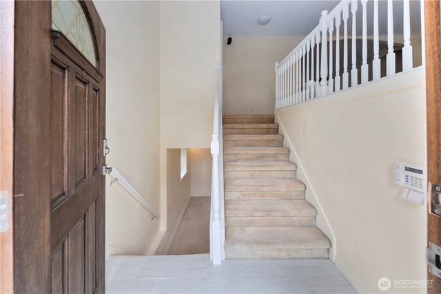 936 N 93rd Street, Seattle, WA 98103