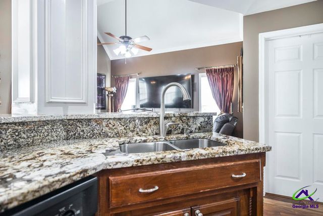 161 Rowland Circle, Byron, GA 31069