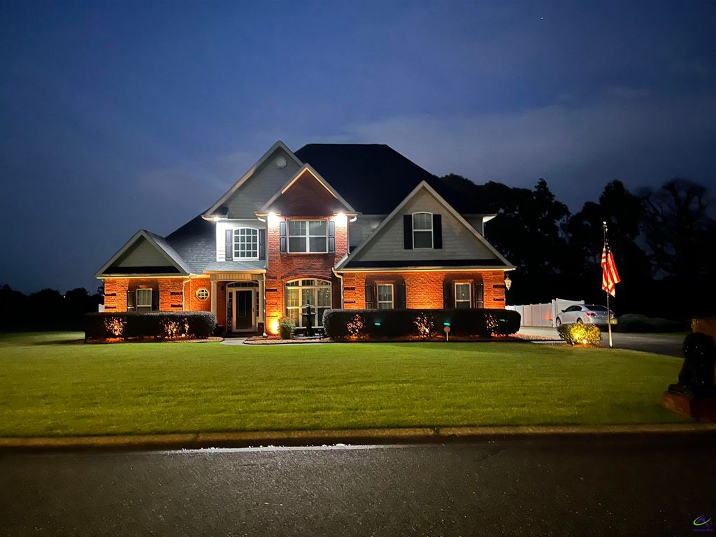 161 Rowland Circle, Byron, GA 31069