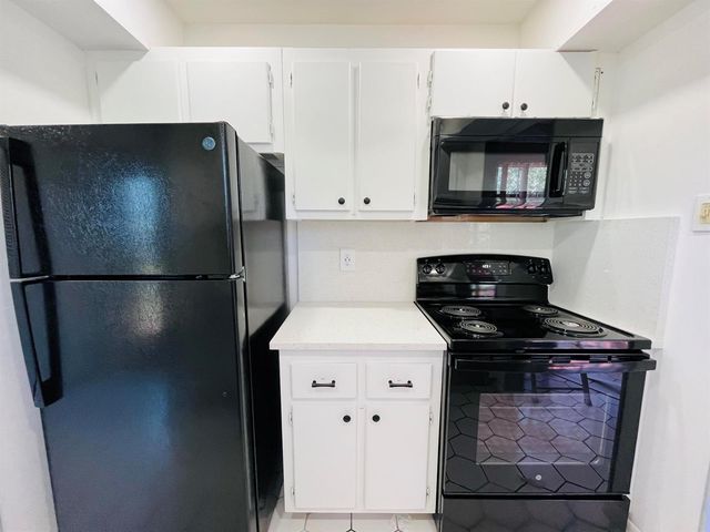 11 Golfs Edge E E, West Palm Beach, FL 33417