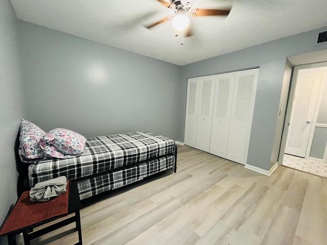 11 Golfs Edge E E, West Palm Beach, FL 33417