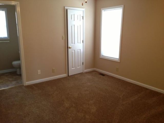 3291 N Senseney Cir, Clarksville, TN 37042