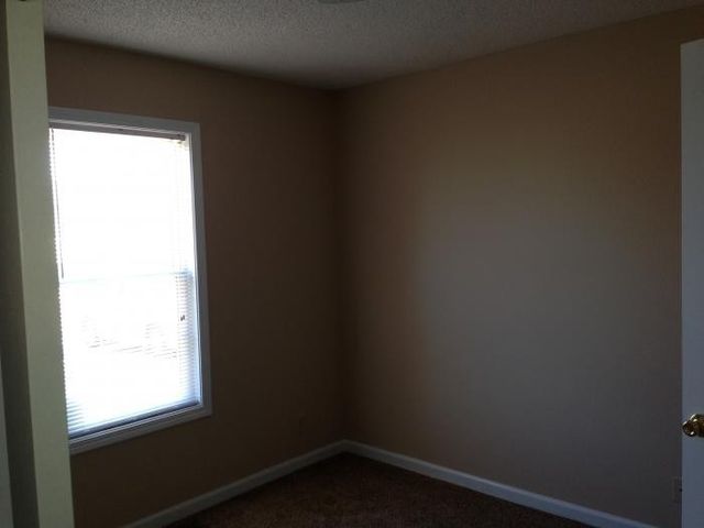 3291 N Senseney Cir, Clarksville, TN 37042