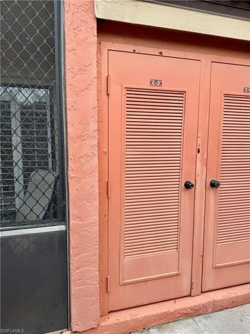 124 Cypress WAY E # E3, Naples, FL 34110