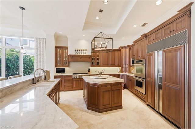 361 Pirates Bight, Naples, FL 34103