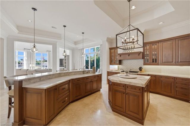 361 Pirates Bight, Naples, FL 34103