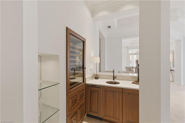 361 Pirates Bight, Naples, FL 34103