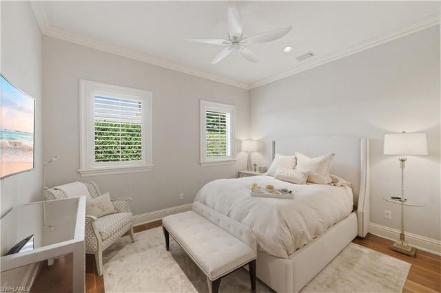 361 Pirates Bight, Naples, FL 34103