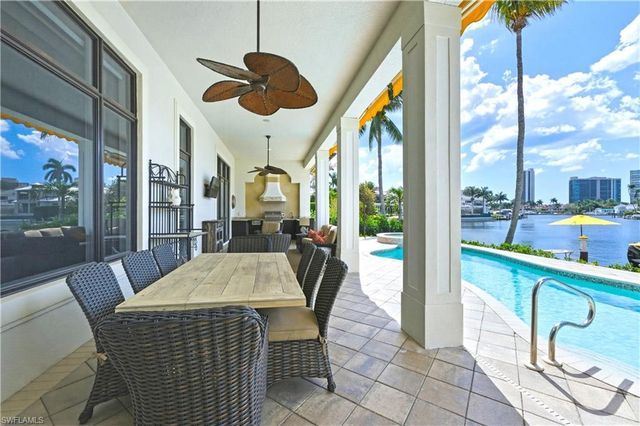 361 Pirates Bight, Naples, FL 34103