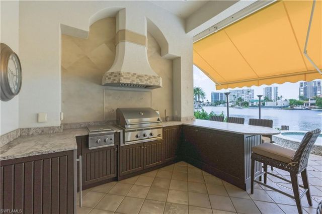 361 Pirates Bight, Naples, FL 34103