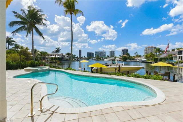 361 Pirates Bight, Naples, FL 34103