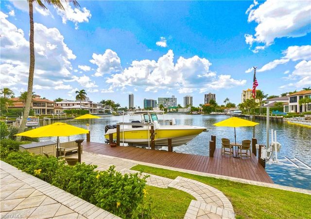 361 Pirates Bight, Naples, FL 34103