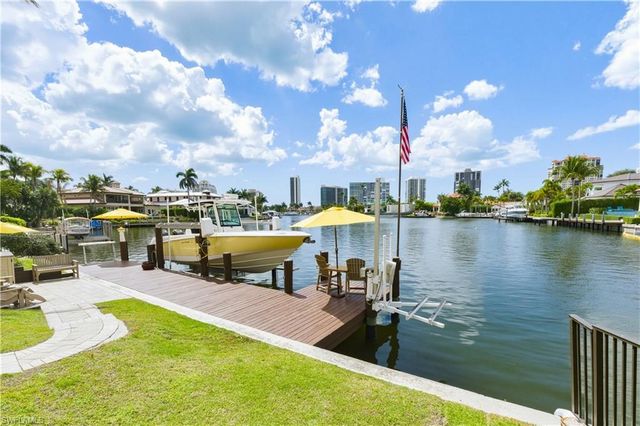 361 Pirates Bight, Naples, FL 34103