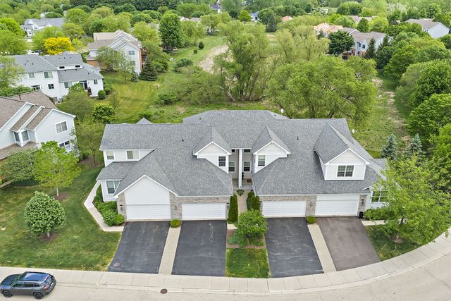 9104 Falcon Greens Drive, Lakewood, IL 60014