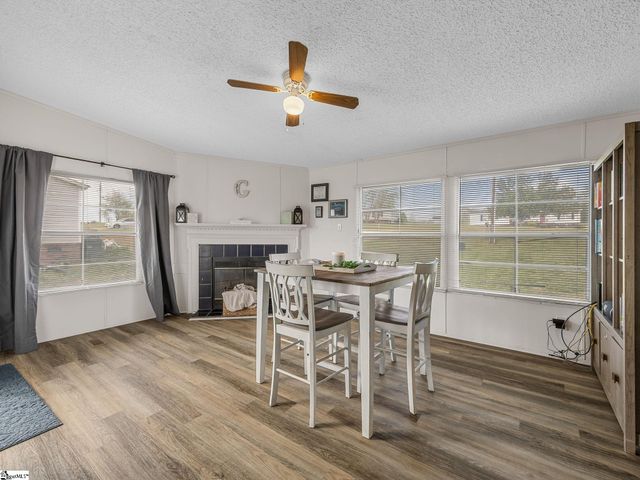 542 Ellis Ferry Road, Gaffney, SC 29341