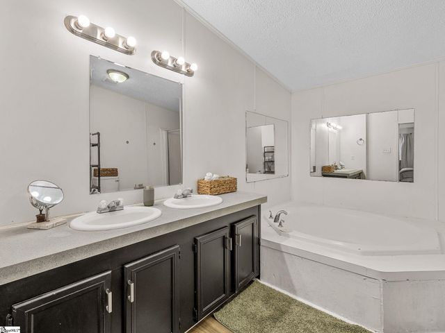 542 Ellis Ferry Road, Gaffney, SC 29341