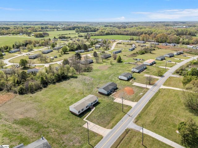 542 Ellis Ferry Road, Gaffney, SC 29341