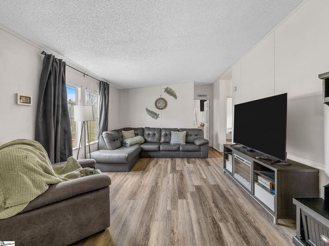 542 Ellis Ferry Road, Gaffney, SC 29341