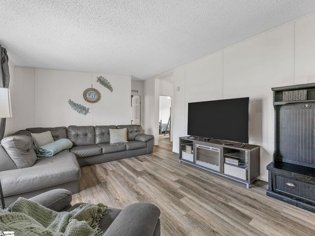 542 Ellis Ferry Road, Gaffney, SC 29341