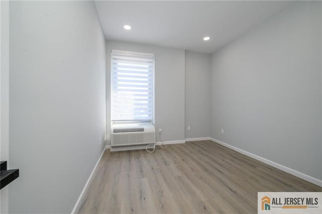 0-202-208 W 7th Street 2F, Plainfield, NJ 07060