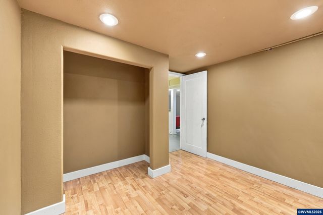 1168 15th St NE, Salem, OR 97301