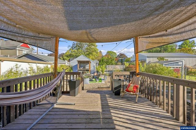 1168 15th St NE, Salem, OR 97301