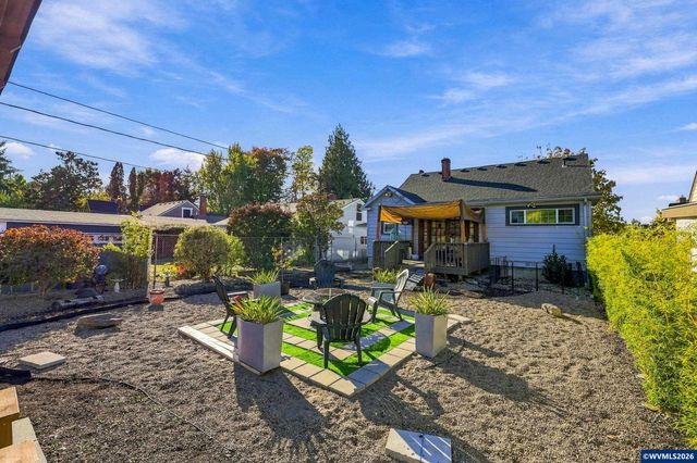 1168 15th St NE, Salem, OR 97301