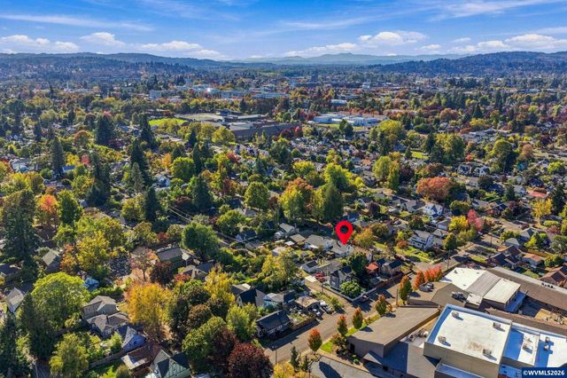 1168 15th St NE, Salem, OR 97301