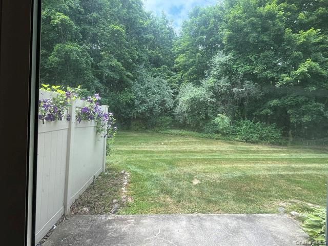 12 Deer Crossing Drive, Fishkill, NY 12524