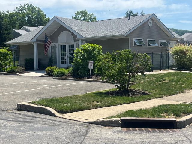 12 Deer Crossing Drive, Fishkill, NY 12524