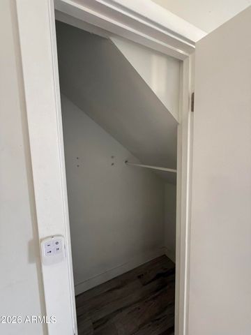 6678 N 43RD Avenue, Glendale, AZ 85301