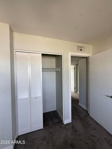 6678 N 43RD Avenue, Glendale, AZ 85301