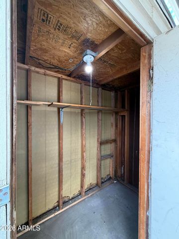 6678 N 43RD Avenue, Glendale, AZ 85301