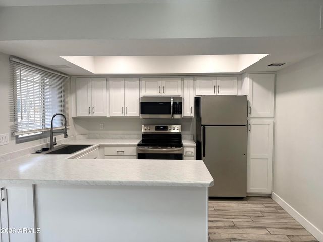 6678 N 43RD Avenue, Glendale, AZ 85301