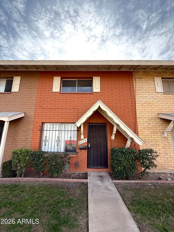 6678 N 43RD Avenue, Glendale, AZ 85301