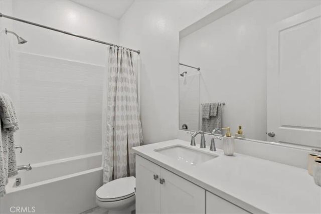 27410 Merlin Place 305, Valencia, CA 91381