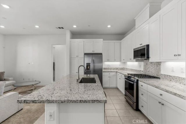 27410 Merlin Place 305, Valencia, CA 91381
