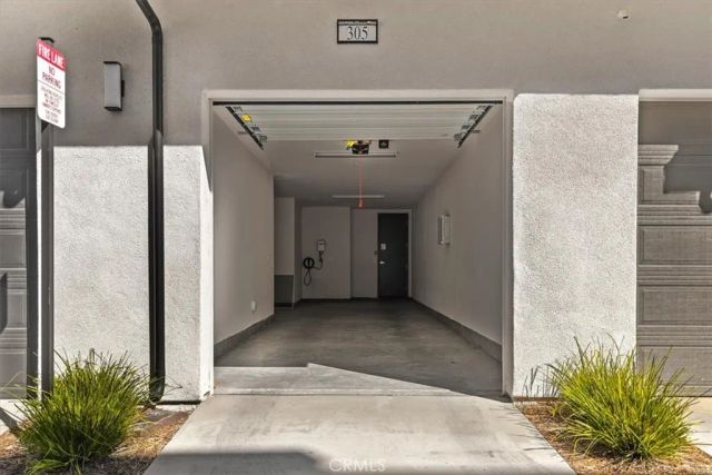 27410 Merlin Place 305, Valencia, CA 91381