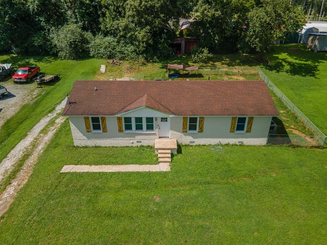 2220 Cherry Dr, Pulaski, TN 38478