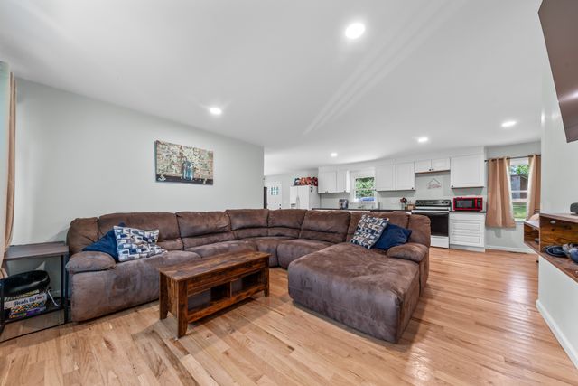 2220 Cherry Dr, Pulaski, TN 38478