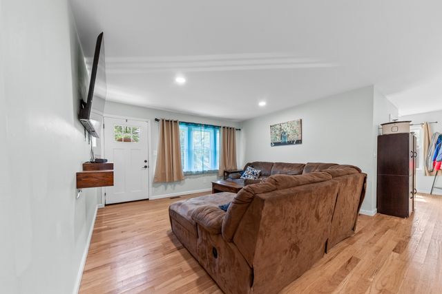 2220 Cherry Dr, Pulaski, TN 38478