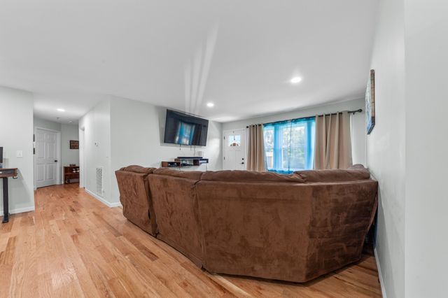 2220 Cherry Dr, Pulaski, TN 38478