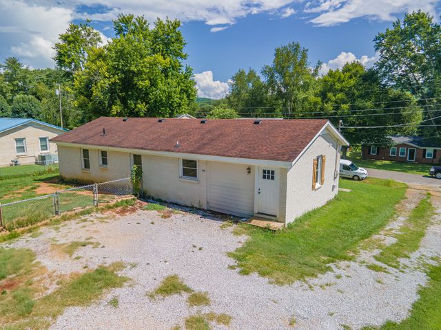 2220 Cherry Dr, Pulaski, TN 38478