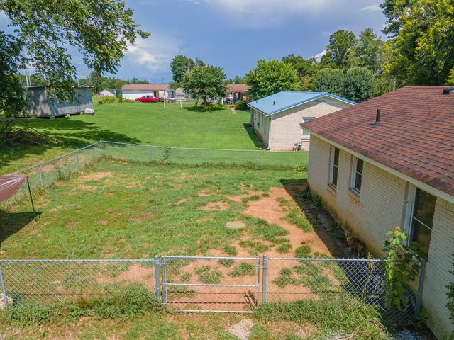 2220 Cherry Dr, Pulaski, TN 38478