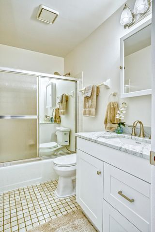 827 N Summit Park Court N, Crown Point, IN 46307
