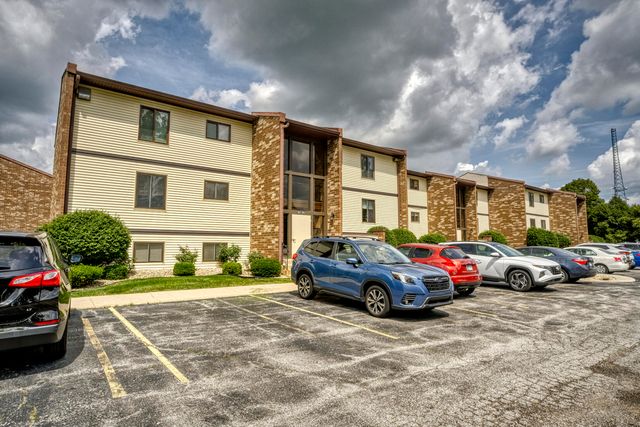 827 N Summit Park Court N, Crown Point, IN 46307