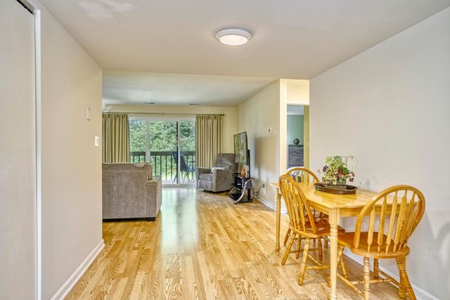 827 N Summit Park Court N, Crown Point, IN 46307