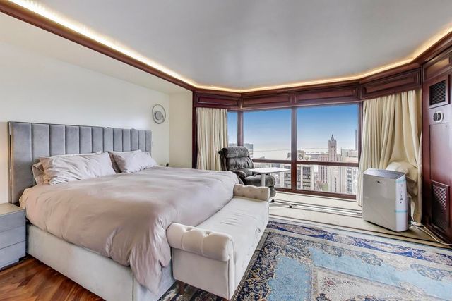 100 E HURON Street 3505, Chicago, IL 60611